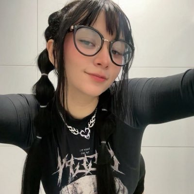 mandymoonwaifu's profile picture