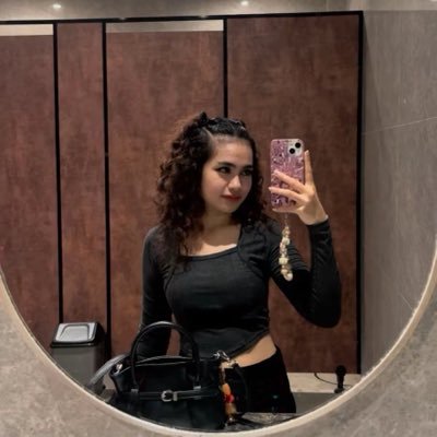 nonaanez's profile picture