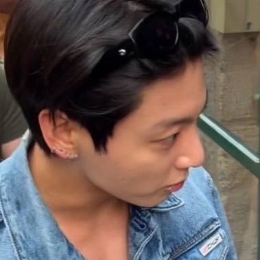 isa vai ver o bts's profile picture