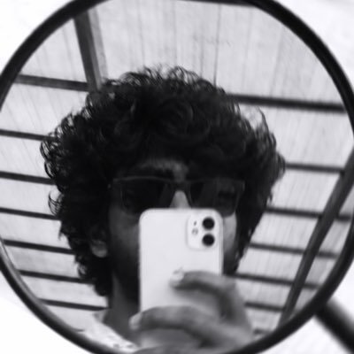 V's profile picture