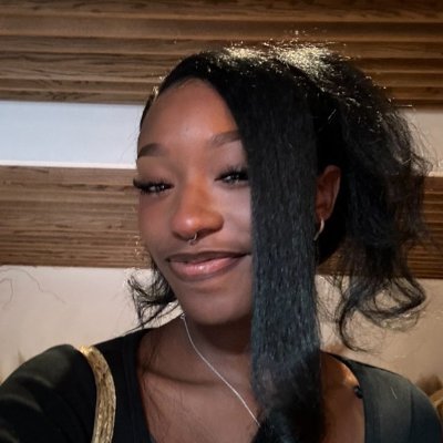 Ebuzluxelife's profile picture