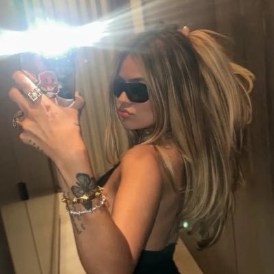 coraminie's profile picture