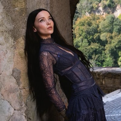 DoveCameronData's profile picture