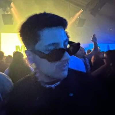 F A C U N D O's profile picture