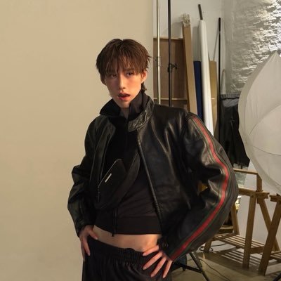 มิพฉาชีพ (ไม่ใช่โจร)'s profile picture