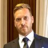 Profilbild von Chris Hutchinson 𐤊