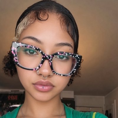 ayuandi71293396's profile picture