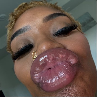 weheartbaddies's profile picture