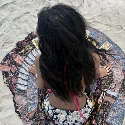 es ❀'s profile picture
