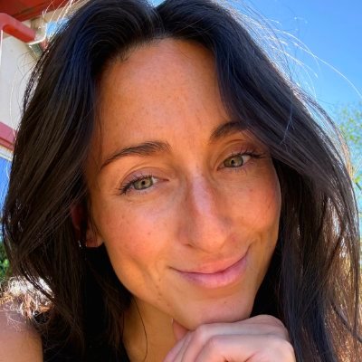 amyknowsball's profile picture