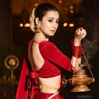 Monamispeaks's profile picture