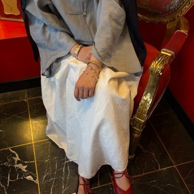 mesnevi okuyan mütesettir kız's profile picture