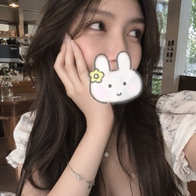 B A B Y.M O O N 🔺's profile picture