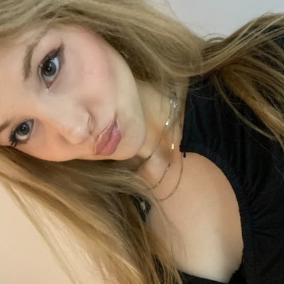 sila 🦢's profile picture