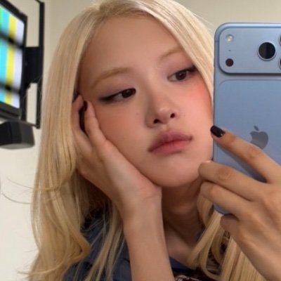 vampholli's profile picture