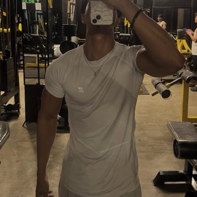 EL🐣's profile picture