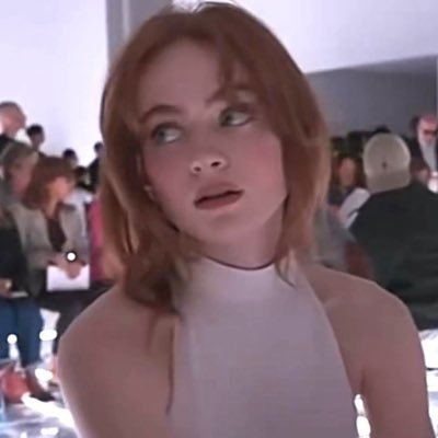 b☀️- MET SADIE SINK's profile picture