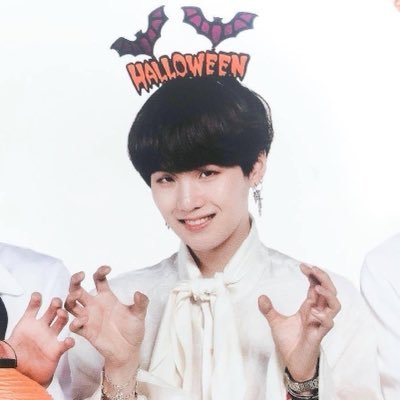 winter⁷ saw bts's profile picture