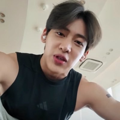 𝔸𝕦𝕞 ∋∈ 𝙱𝙰𝙼𝙱𝙰𝙼 ∋∈'s profile picture