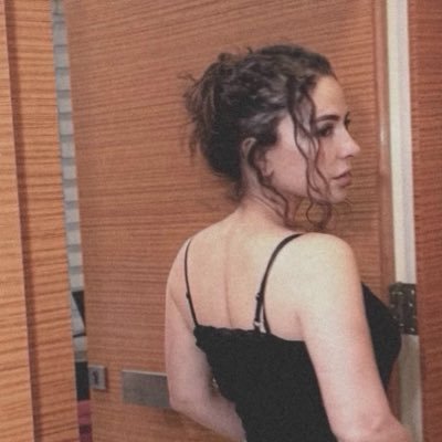 ;'s profile picture