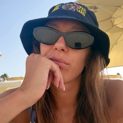 V.'s profile picture