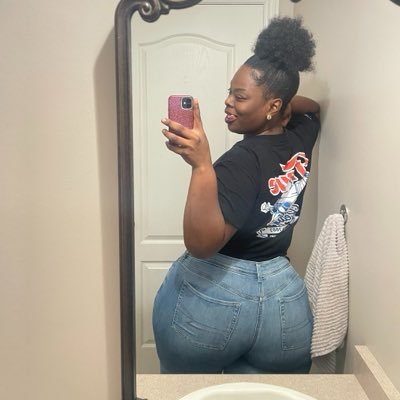 queencfromda6's profile picture