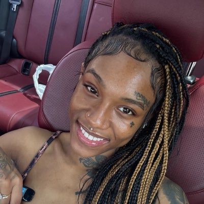 HoodTrophy's profile picture