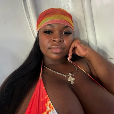 1Charna's profile picture