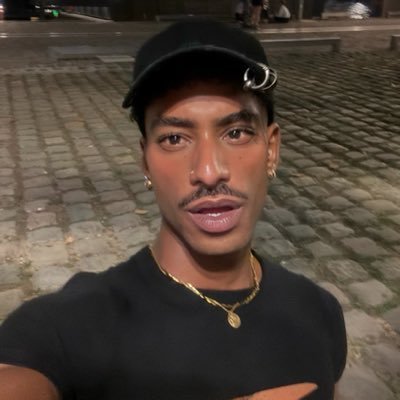 e. 🍋's profile picture