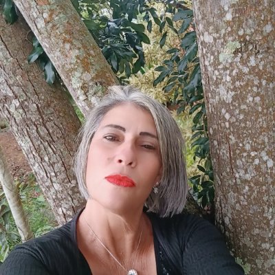 8fHelena's profile picture