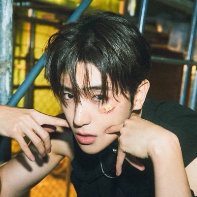 chom's profile picture