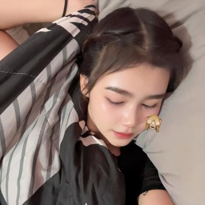 ไอโຟน ທ້อง1เดือน's profile picture