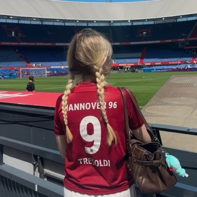 emy's profile picture