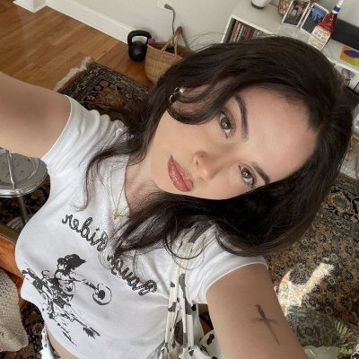 lirasyawine's profile picture