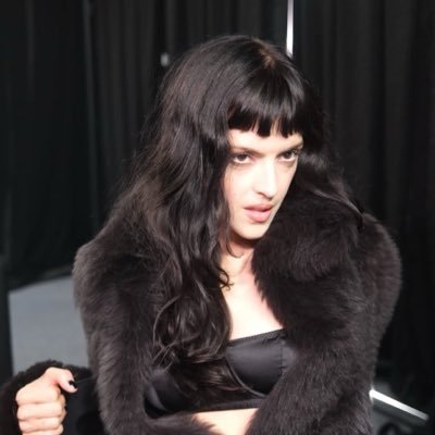 rach 𖧧's profile picture