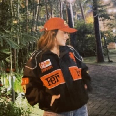 ri ✯'s profile picture