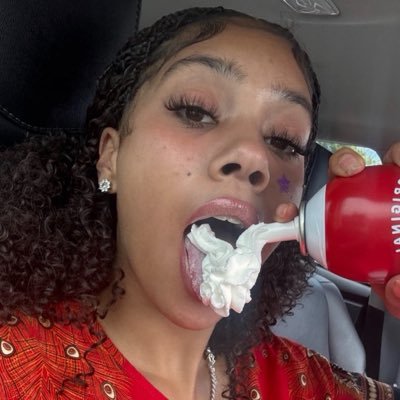 aweirdofetish's profile picture