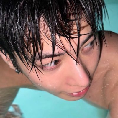 astrozzn's profile picture