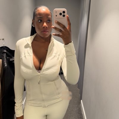 Adorella's profile picture