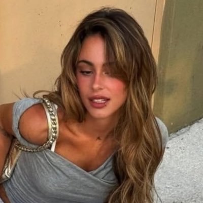 jufloweers's profile picture