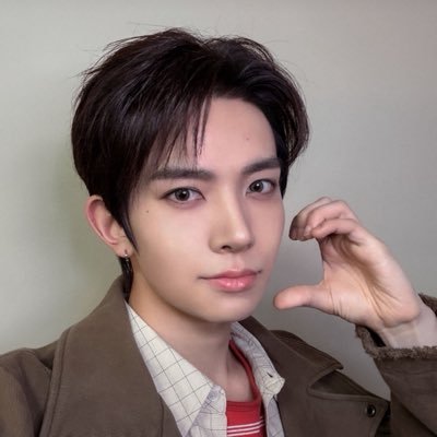 𐙚's profile picture