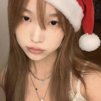 aly 𝜗𝜚's profile picture