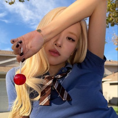 ROSEUPDATES_'s profile picture