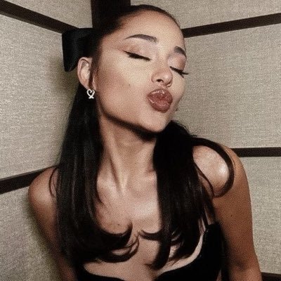 songyimengs's profile picture