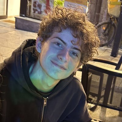 thi's profile picture