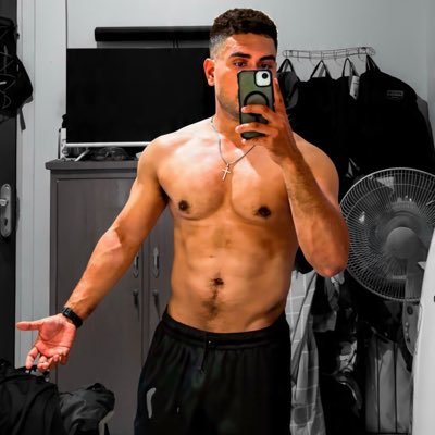f's profile picture