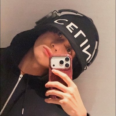 ianseliox's profile picture