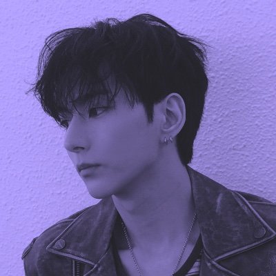 V.'s profile picture