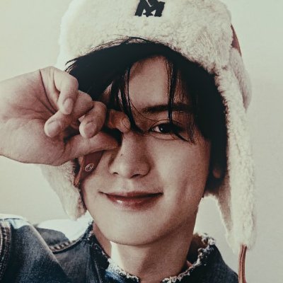 M 📂's profile picture