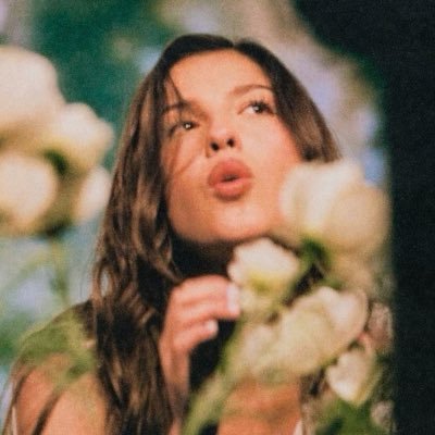 Access Olivia Rodrigo's profile picture